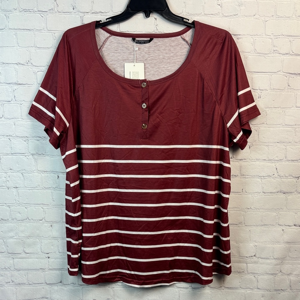 BloomChic Maroon and White Striped Short Sleeve Top Plus Size 2X - Picture 2 of 6